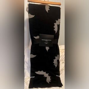 NWT Throw Blanket Black with Gold Bats! Perfect for Halloween or Goth Homes :)